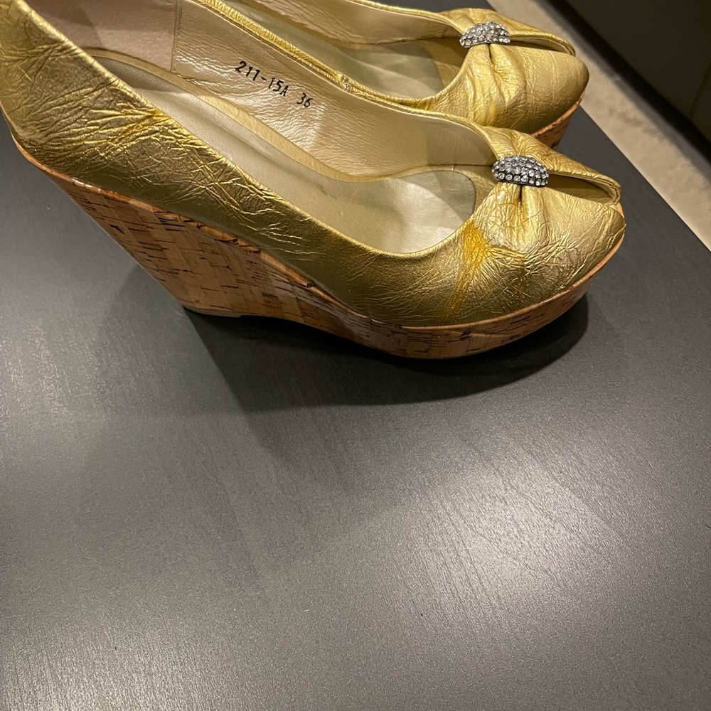 Gold platform open toe